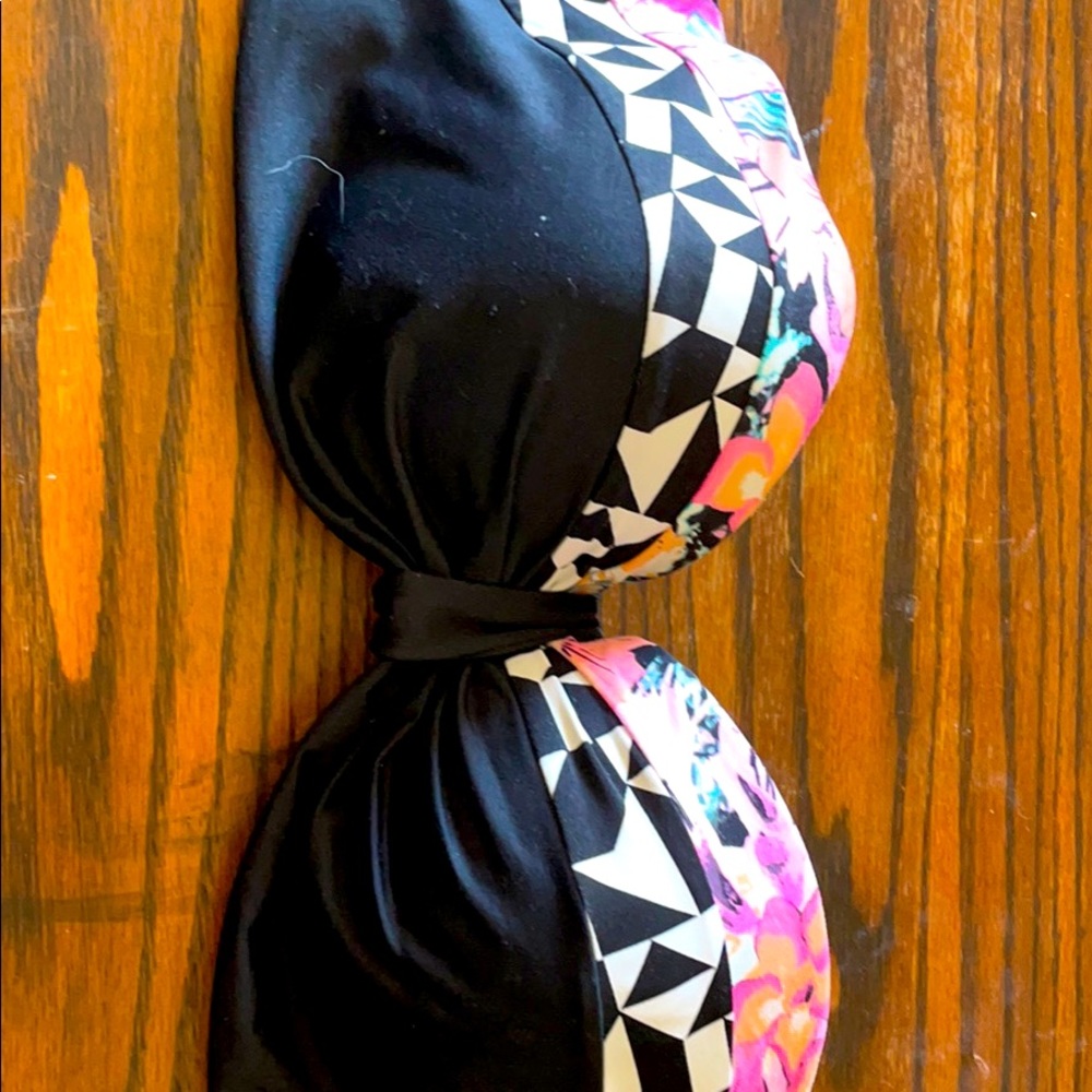 Strapless bikini top